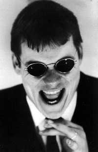 Клавишник Madness Майк Барсон
